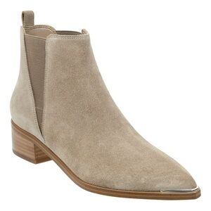 Marc Fisher YALE POINTY TOE CHELSEA BOOTIE